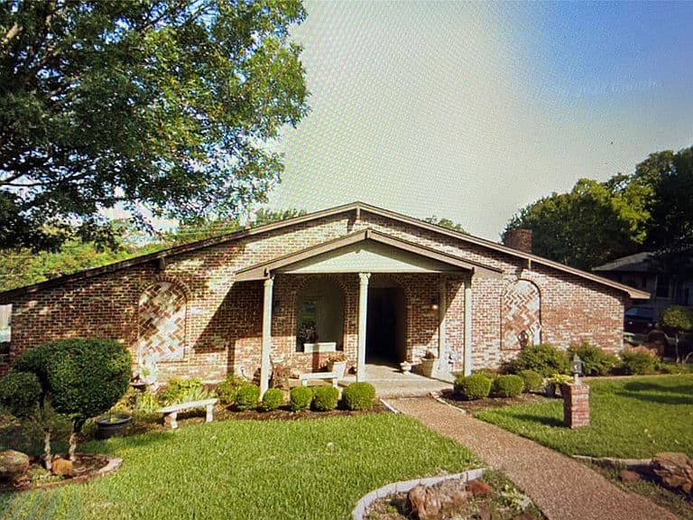 Listing photo