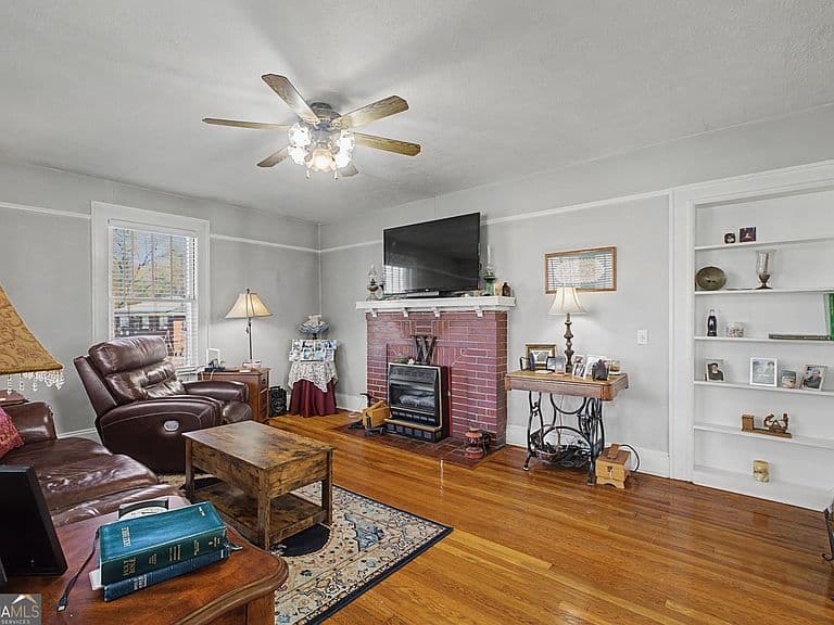 Listing photo 4