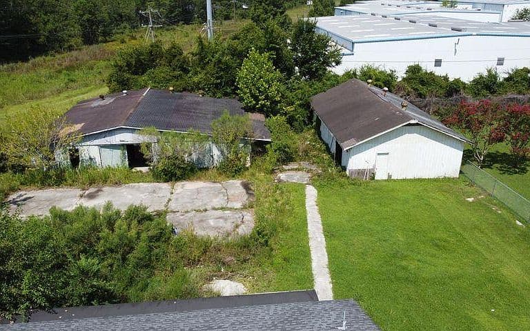 Listing photo 5