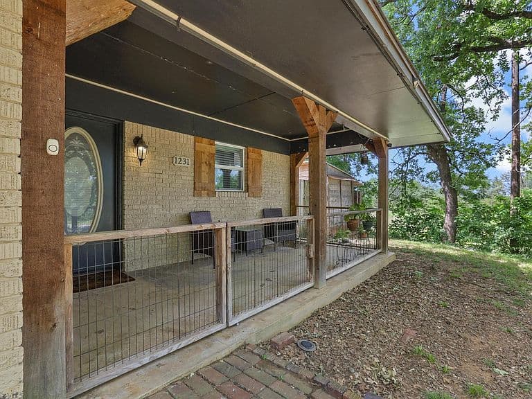 Listing photo 4