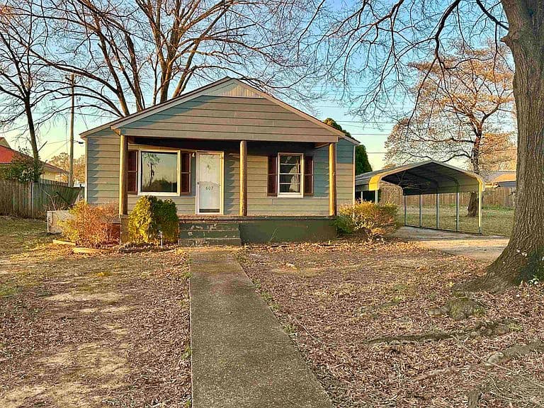 Listing photo 2