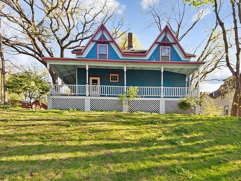 Listing photo 2
