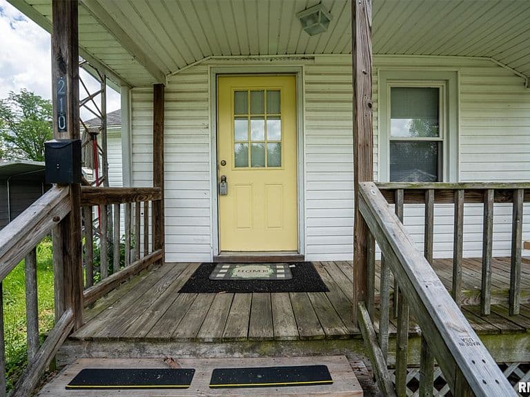 Listing photo 3