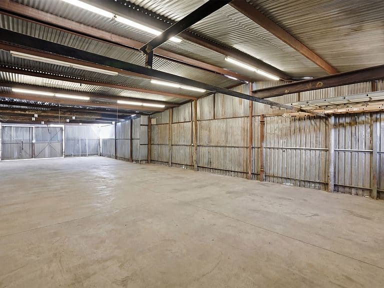 Listing photo 5