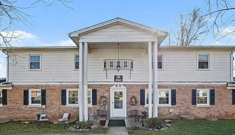 Listing photo 2