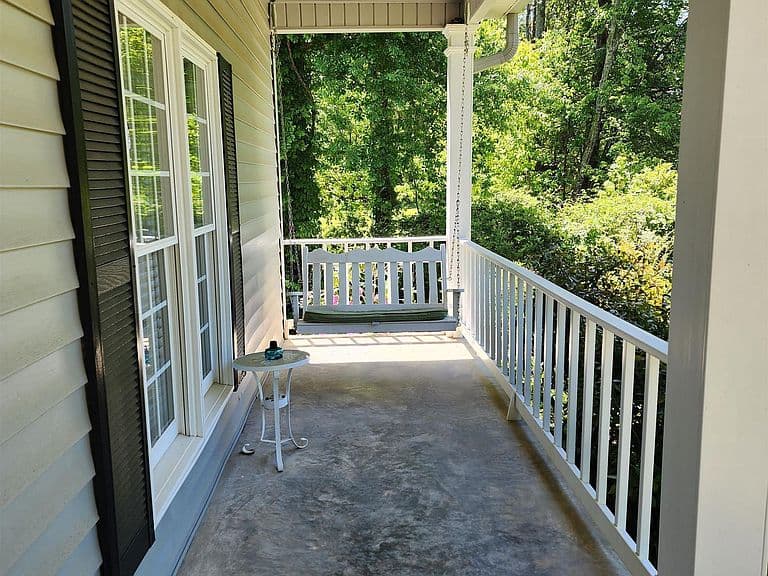Listing photo 4