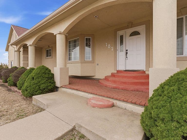 Listing photo 3