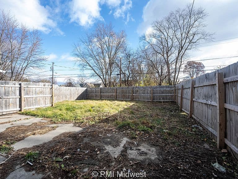 Listing photo 4