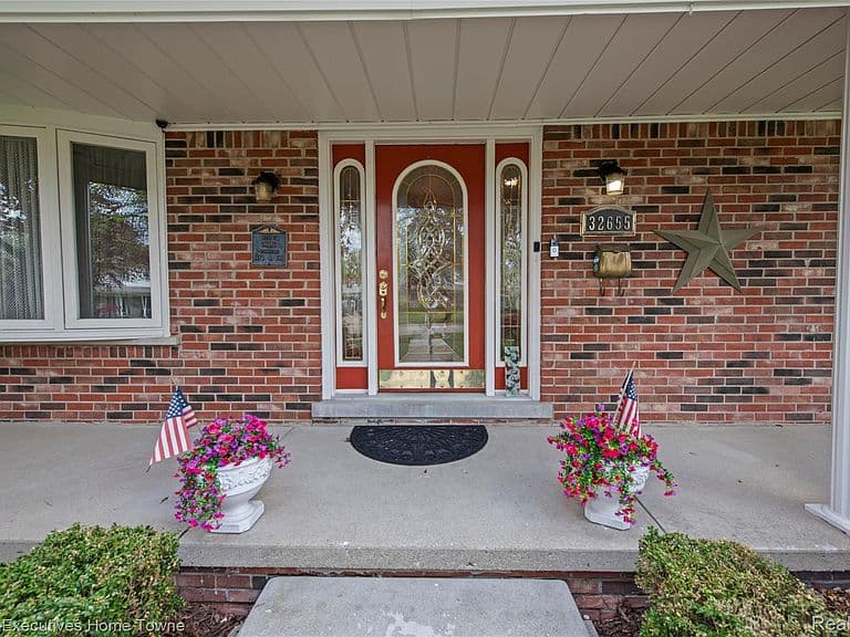 Listing photo 5