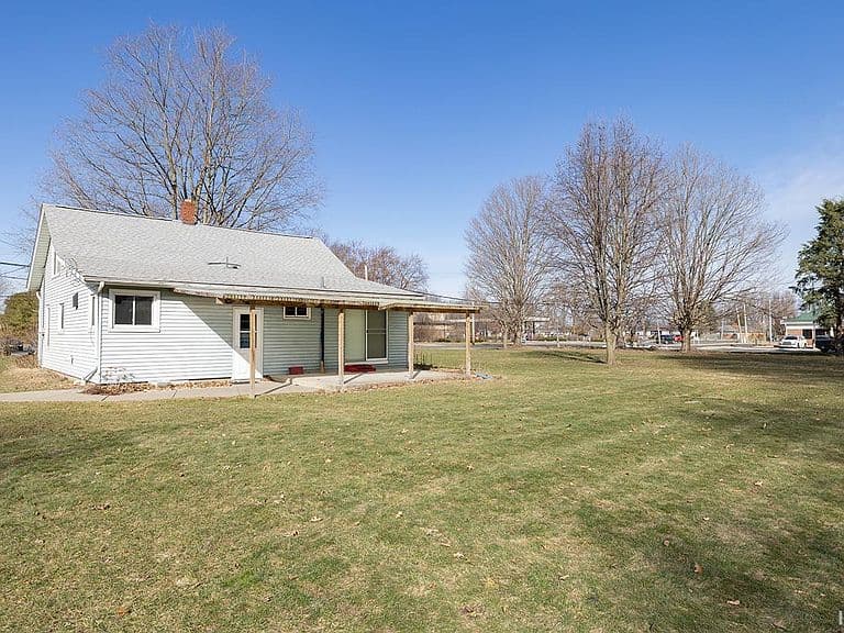 Listing photo 5