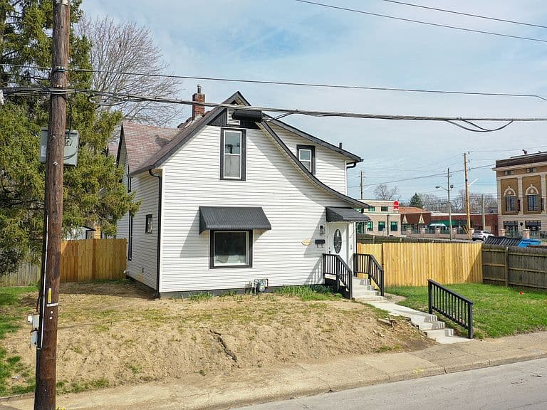 Listing photo 5