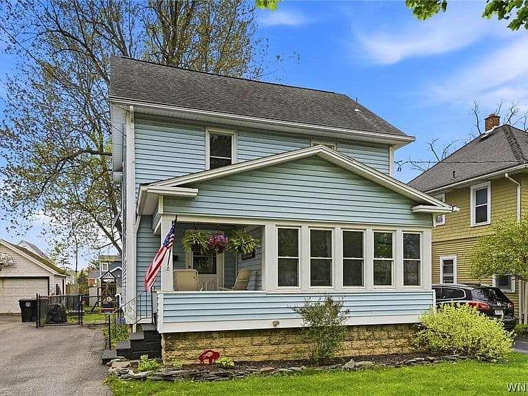 Listing photo 2