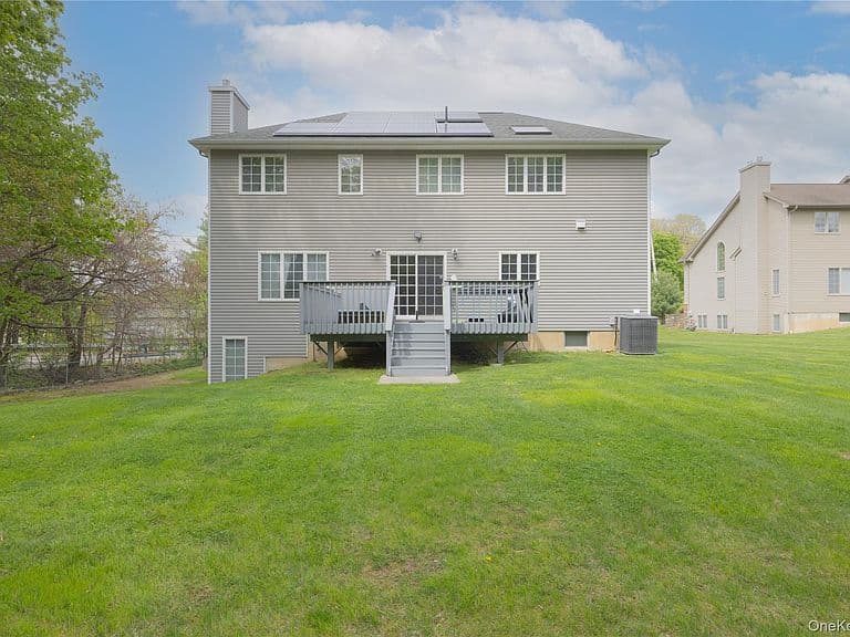 Listing photo 5