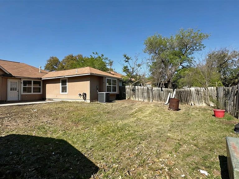 Listing photo 4