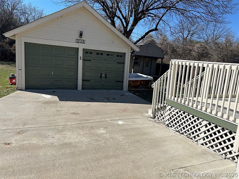 Listing photo 3