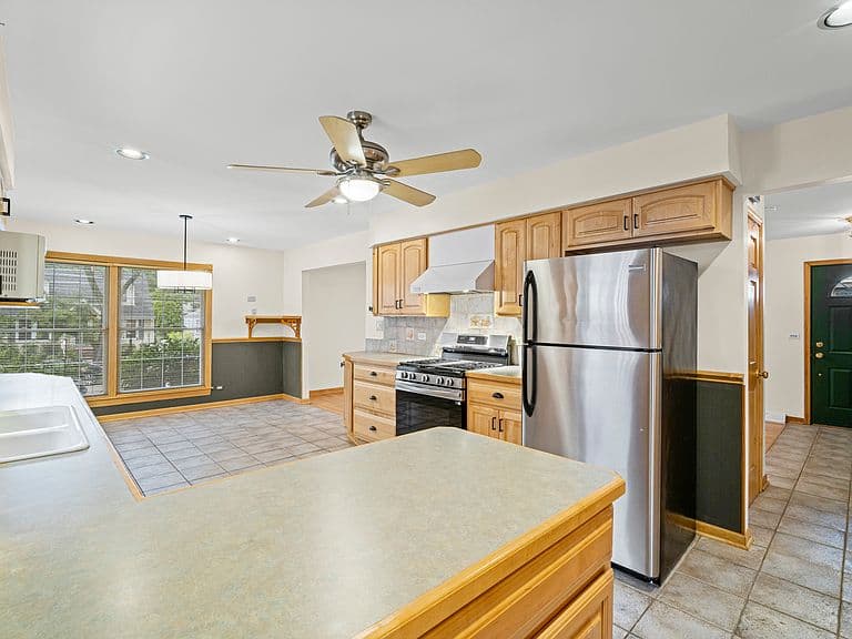 Listing photo 4