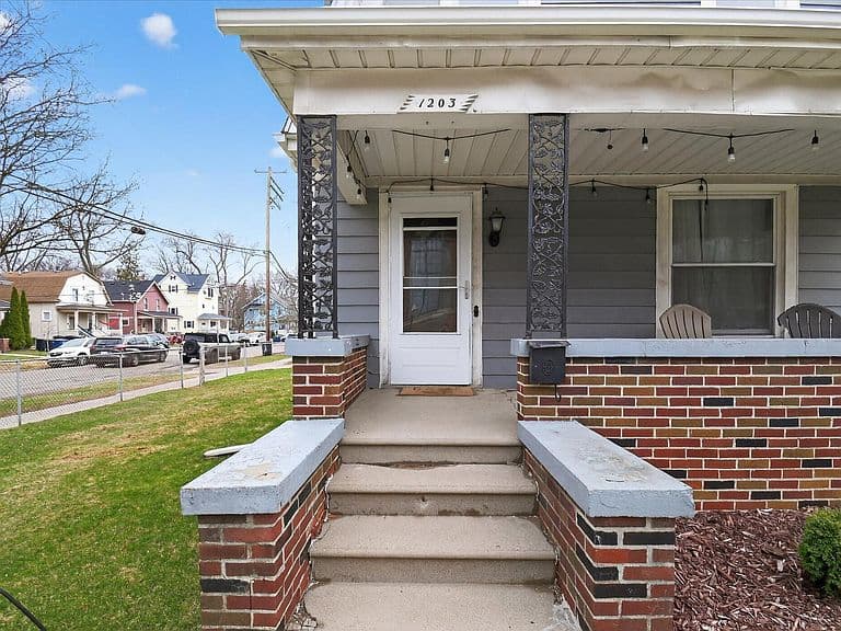 Listing photo 4