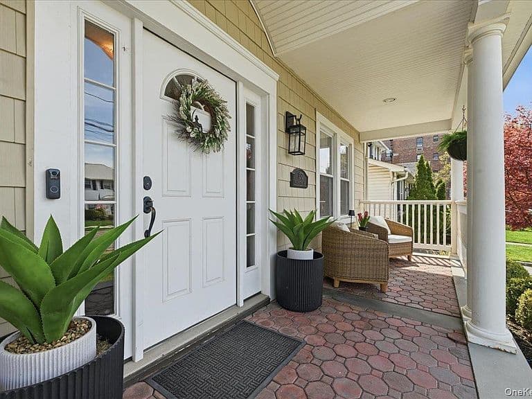 Listing photo 3
