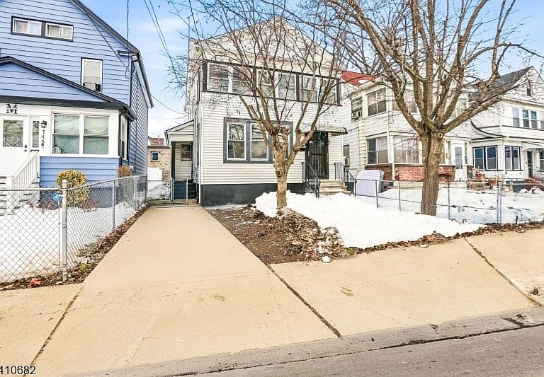 Listing photo 4