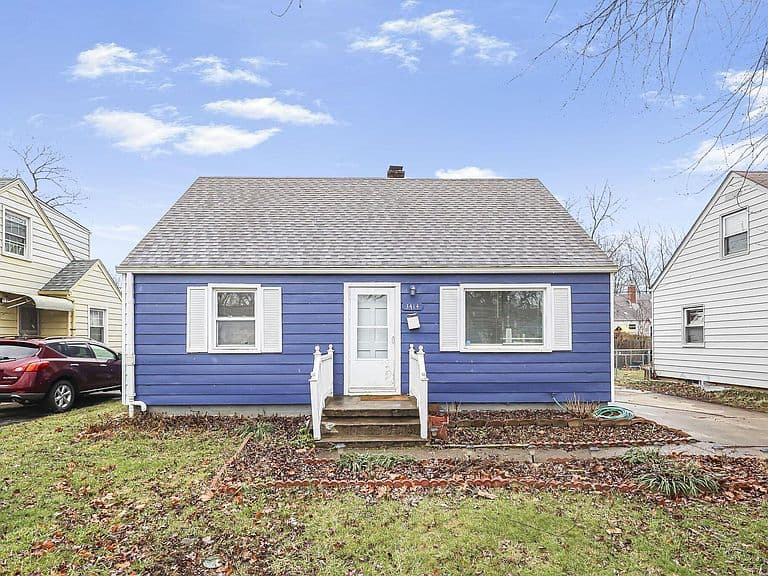 Listing photo 2