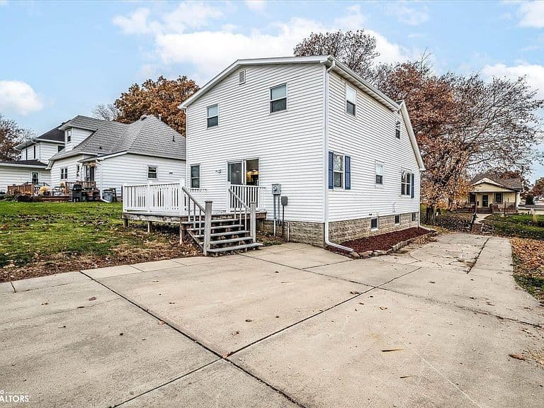 Listing photo 4