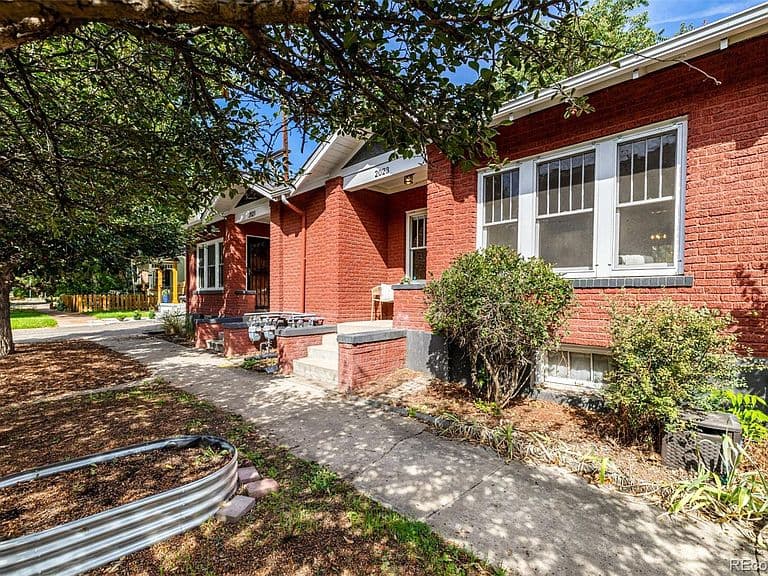 Listing photo 4