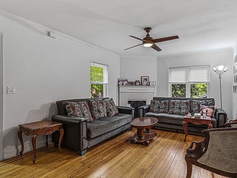 Listing photo 5