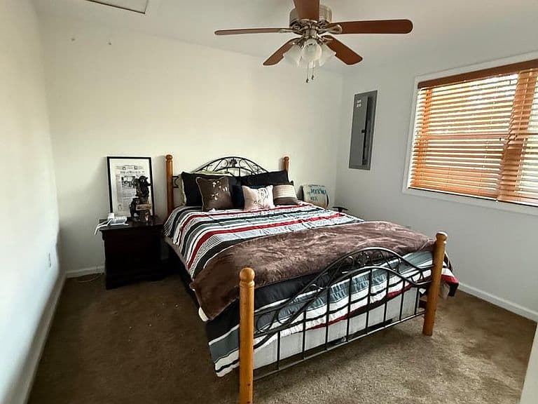 Listing photo 5