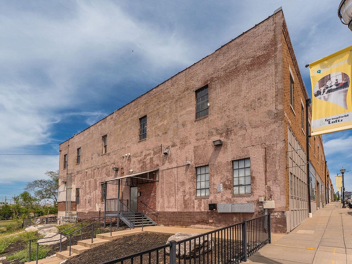 Primary listing photo