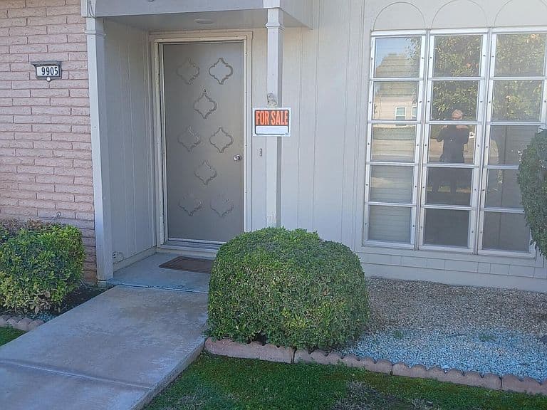 Listing photo 3