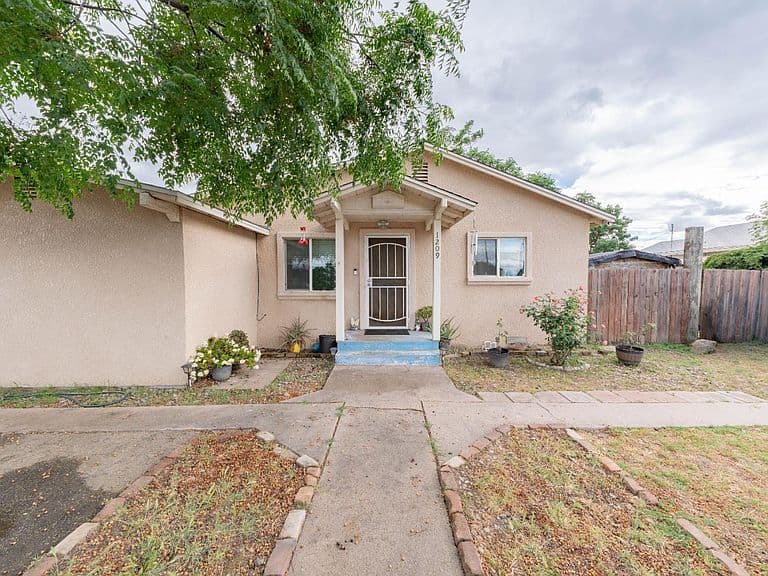 Listing photo 4