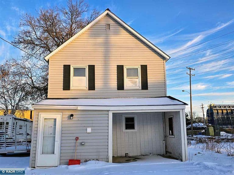 Listing photo 3