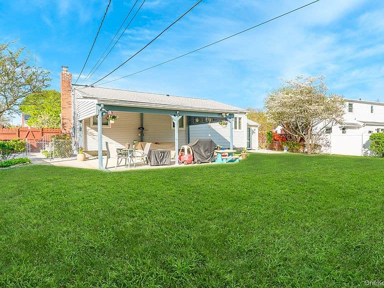Listing photo 5