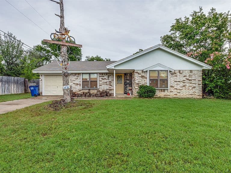 Listing photo 2