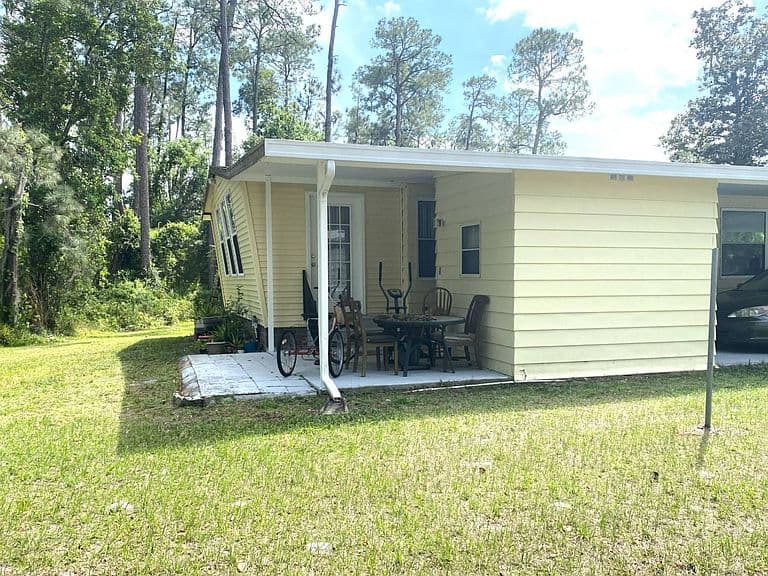 Listing photo 2