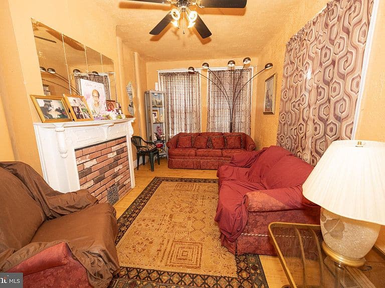 Listing photo 4