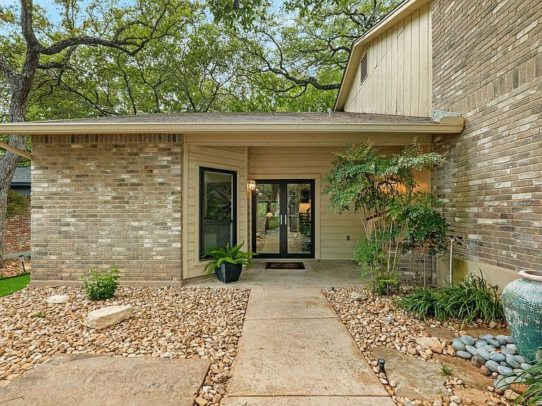 Listing photo 4