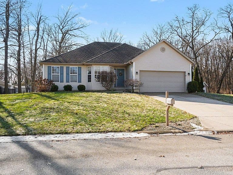 Listing photo 2
