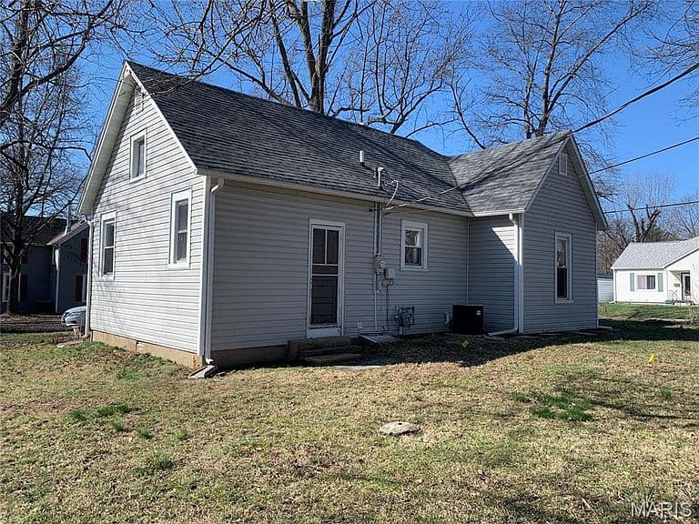 Listing photo 5