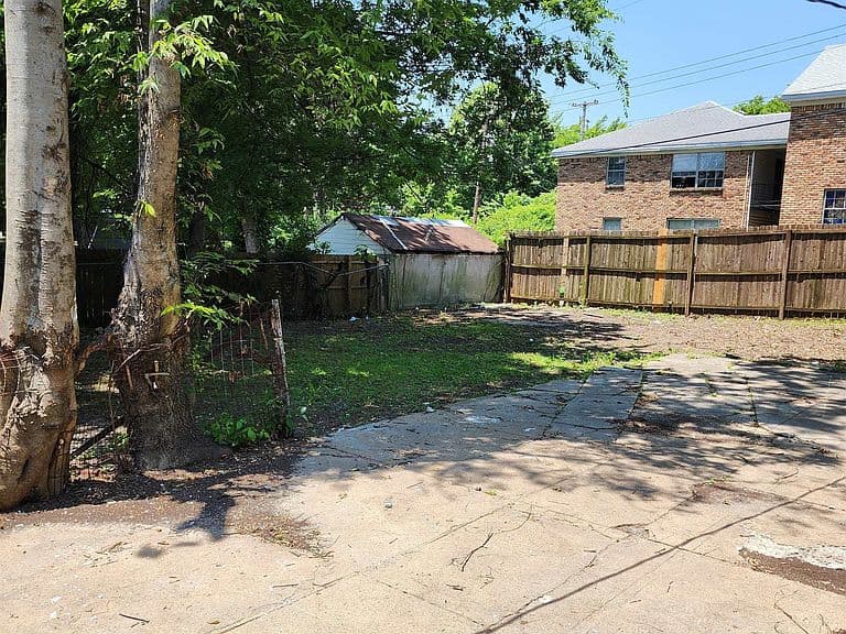 Listing photo 4