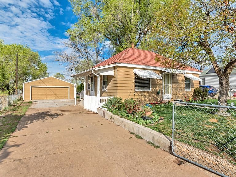Listing photo 3