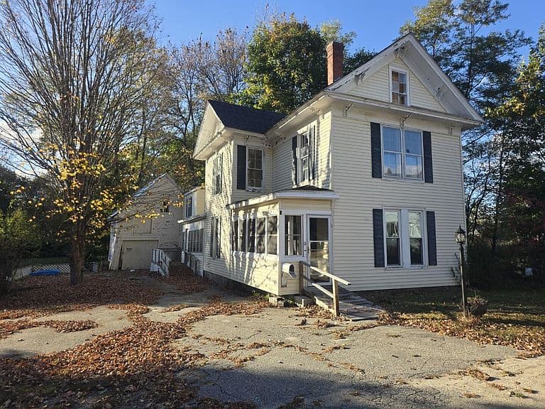 Listing photo 2