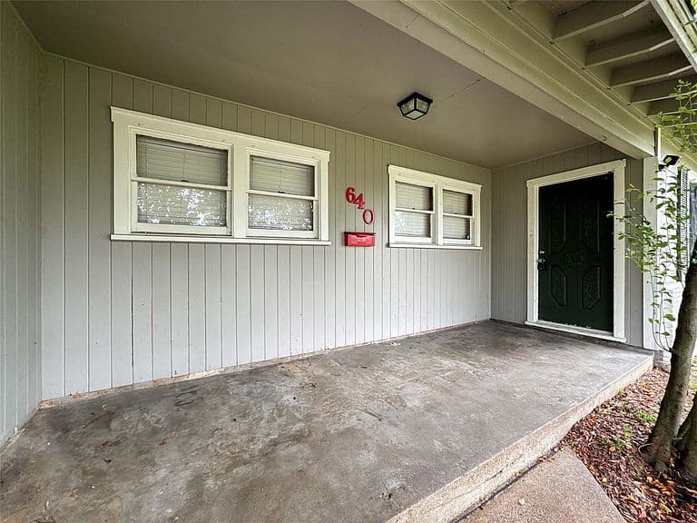 Listing photo 3