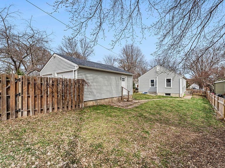 Listing photo 5