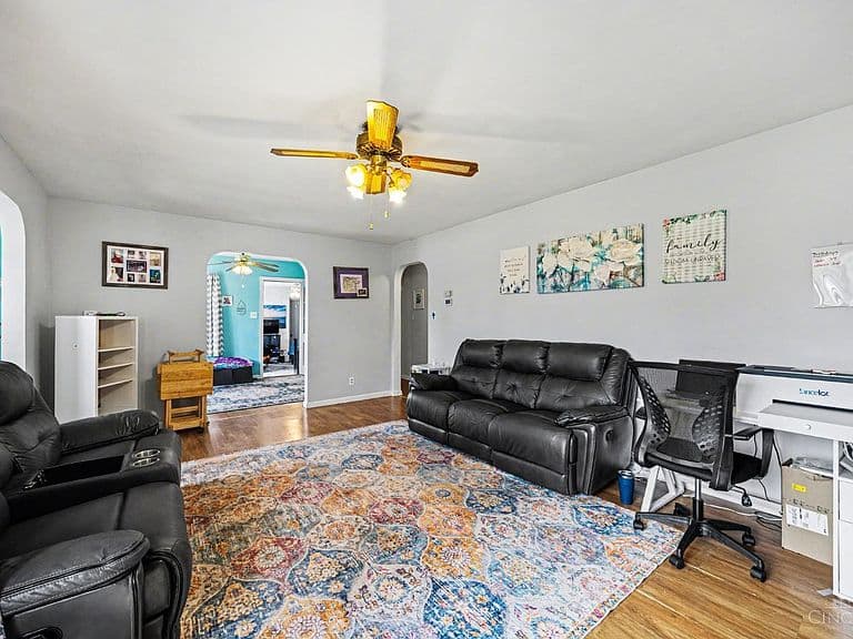 Listing photo 5