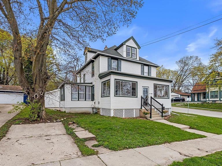 Listing photo 3