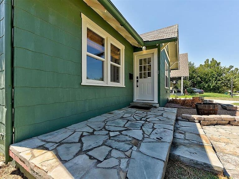 Listing photo 3