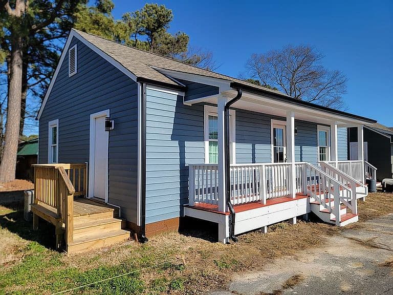 Listing photo 2