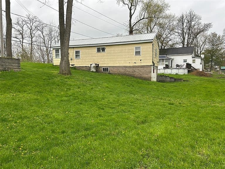 Listing photo 4