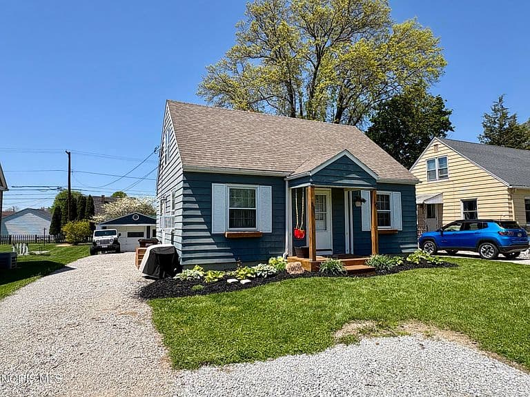 Listing photo 3